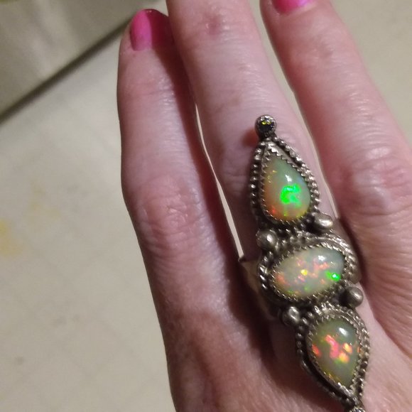 Ethiopian Opal Ring - Picture 3 of 7